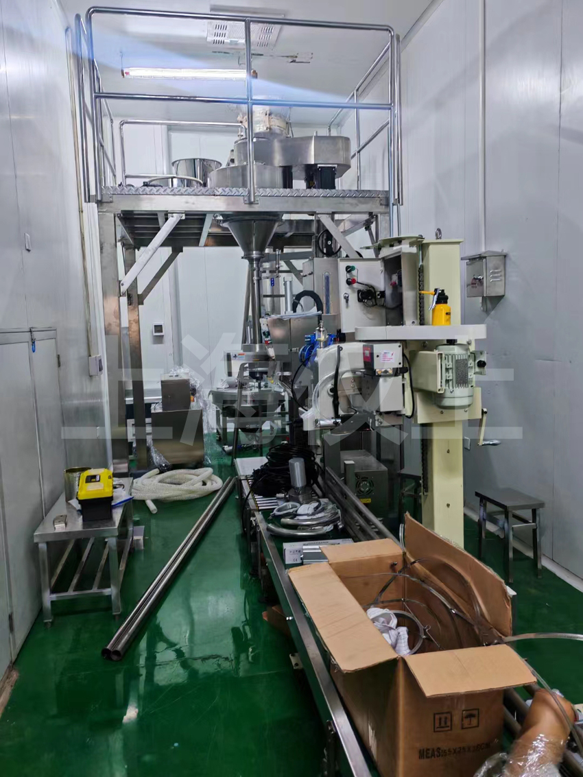 25公斤大包生產(chǎn)線安裝調(diào)試進(jìn)行中，目的地江西